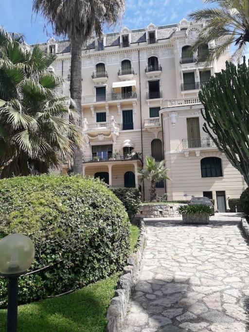 La Casa Di Anna, In Palazzina Liberty Fronte Parco Apartment Bordighera Exterior foto