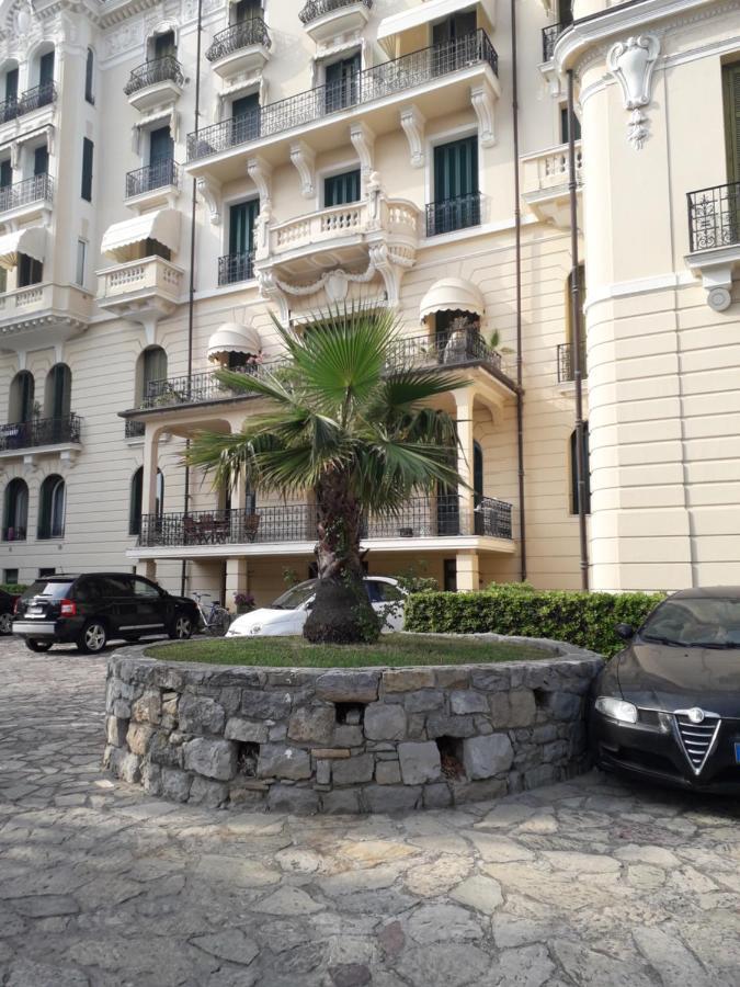 La Casa Di Anna, In Palazzina Liberty Fronte Parco Apartment Bordighera Exterior foto