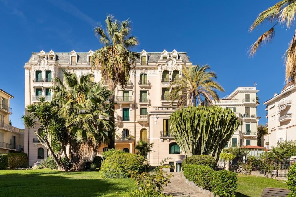 La Casa Di Anna, In Palazzina Liberty Fronte Parco Apartment Bordighera Exterior foto